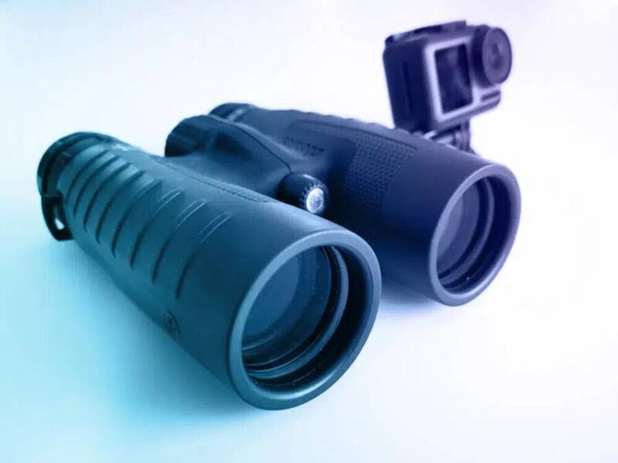 Binoculars and observation camera used for surveillance by Agence Détective Nord