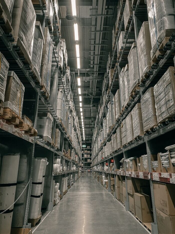 Illustration — undeclared work and theft within a company